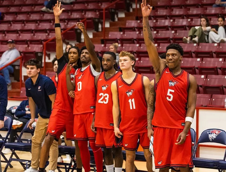 Basketball Teams Close Out 2025 With Fireworks